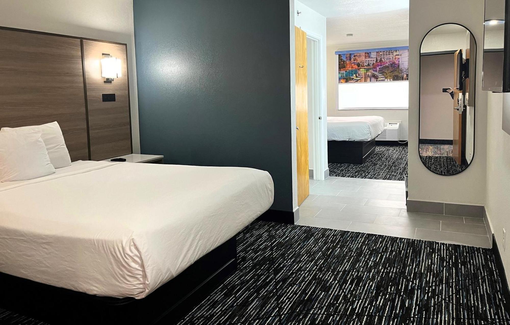 Baymont By Wyndham Indianapolis Northeast Hotel Exterior foto